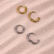 Twist Glow Loop Pierce