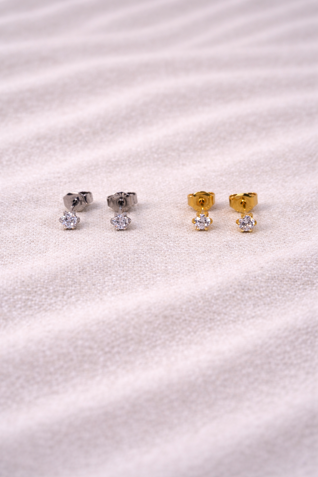 Tiny Spark Stud Pierce