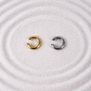 Tiny Hug Ear Cuff