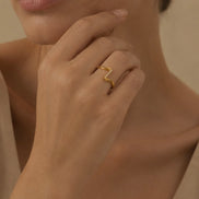 Vivid Curve Ring