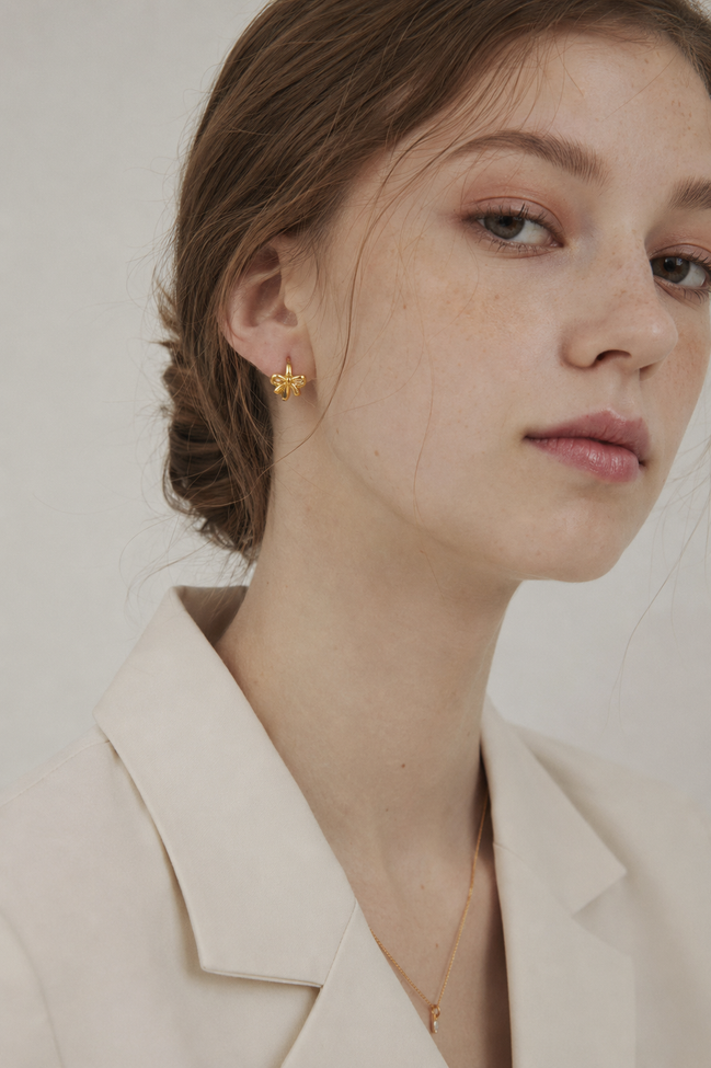 Ribbon Cross Pierce