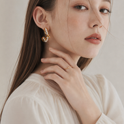 Pearl Flow Curve Pierce
