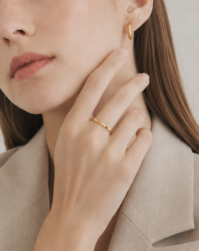 Tiny Spark Ring