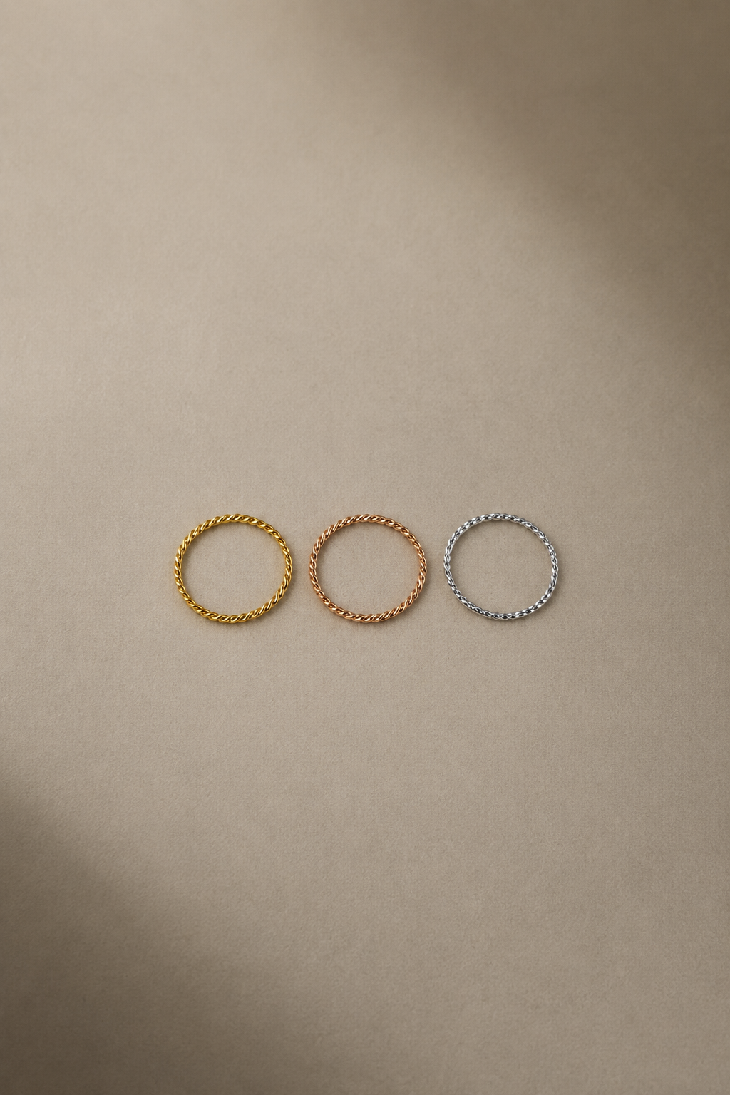 Fil Roug Twist Ring