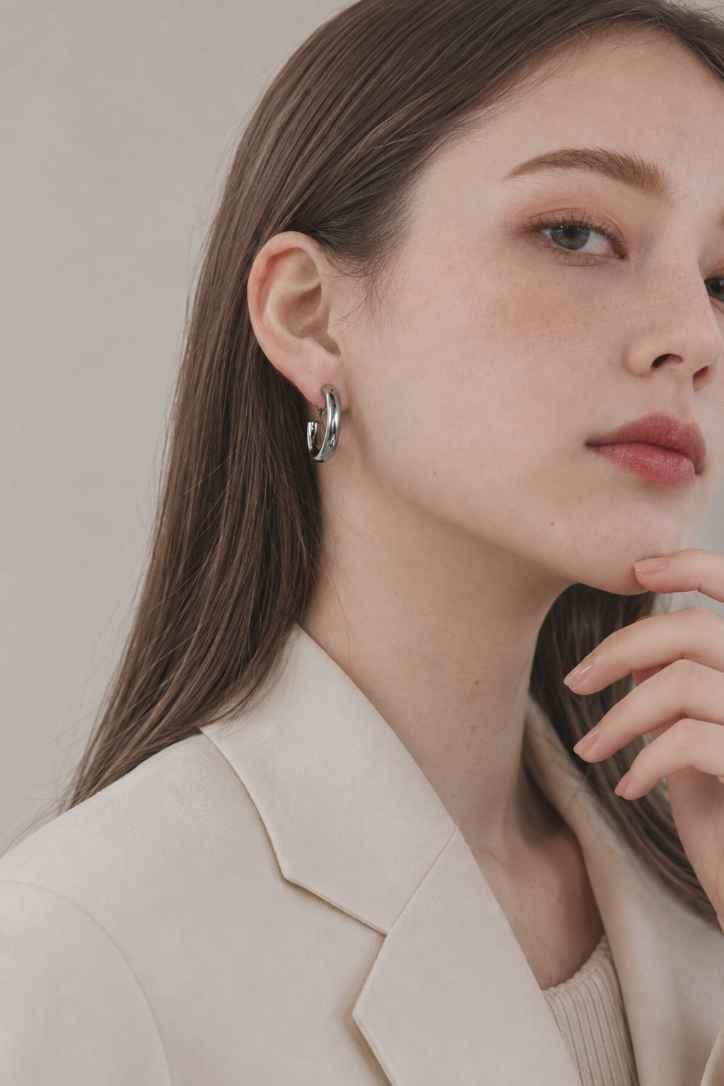 Heavy Glow Curve Earring