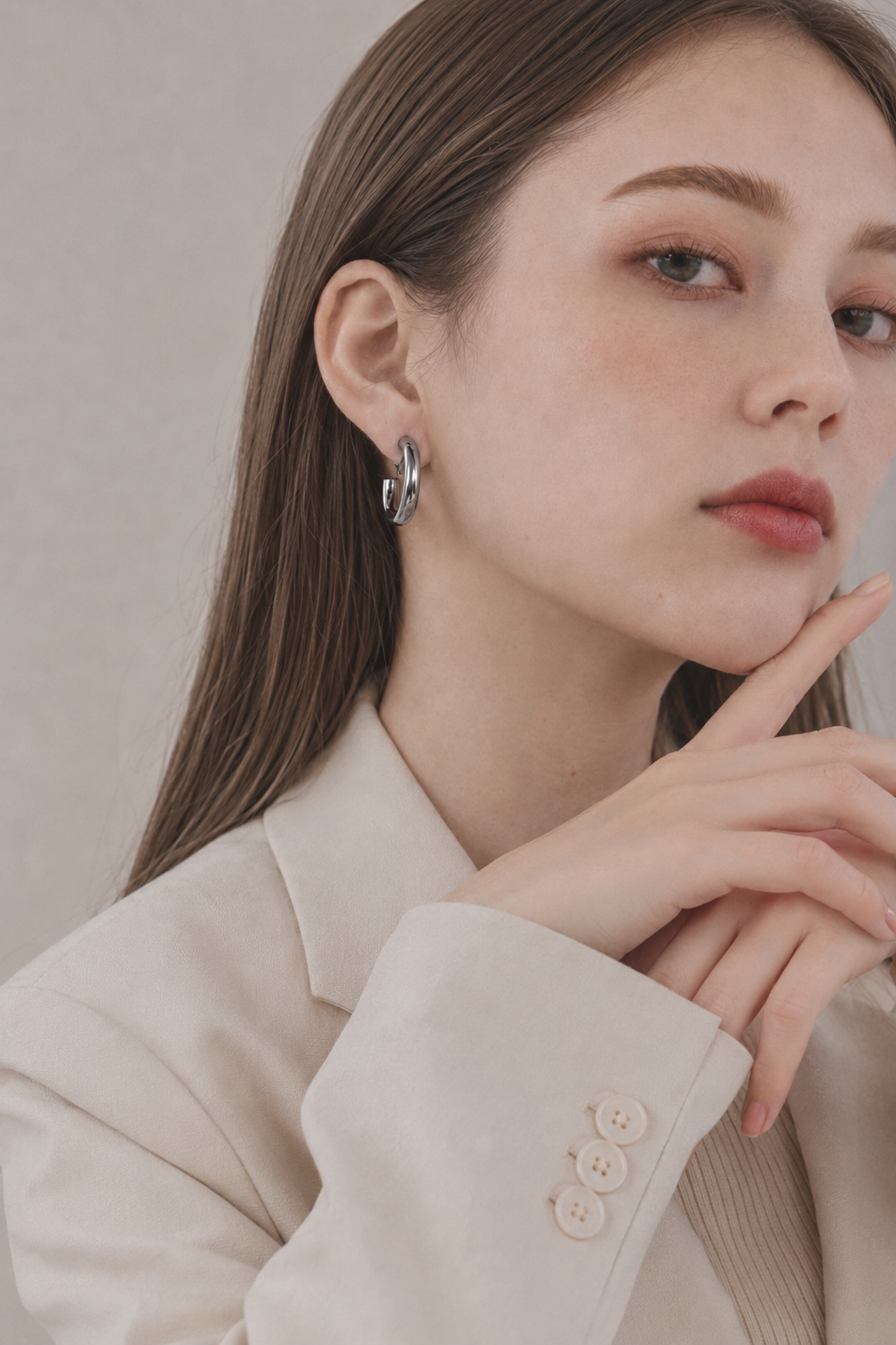 Heavy Glow Curve Earring