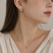 Éclat Tiny Pendant Necklace