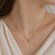 Éclat Tiny Pendant Necklace