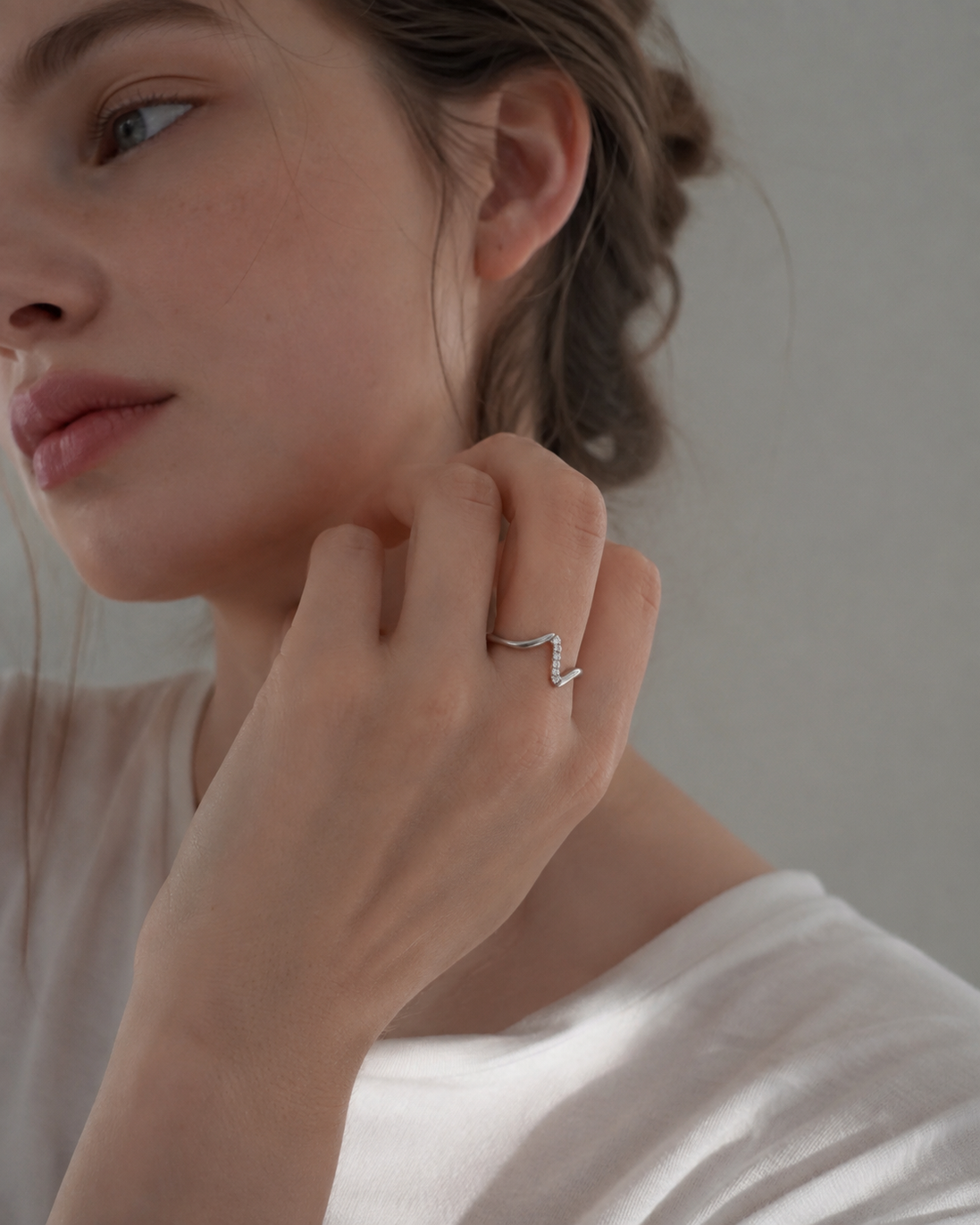Vivid Curve Ring