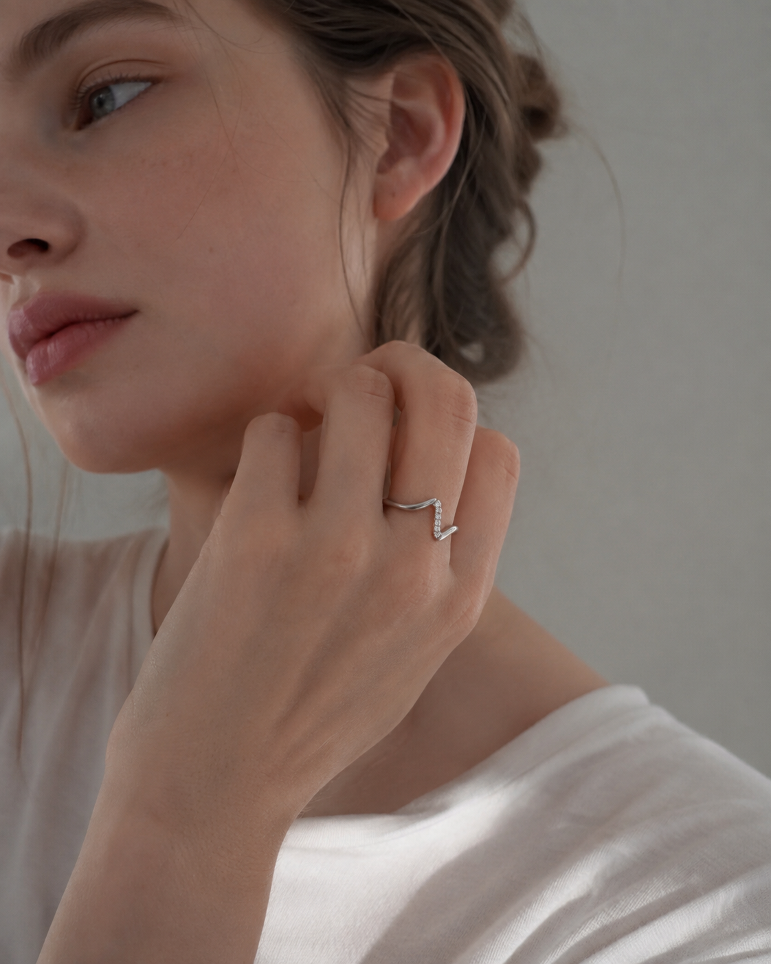Vivid Curve Ring