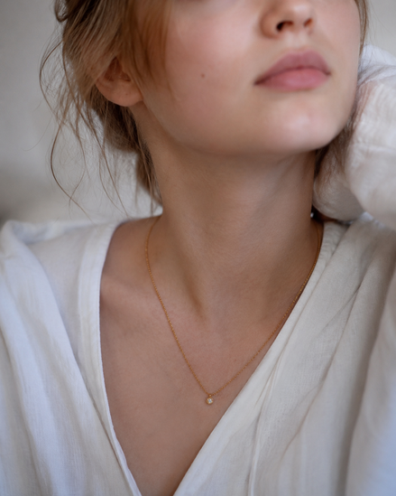 Éclat Tiny Pendant Necklace