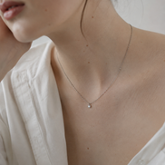 Éclat Tiny Pendant Necklace