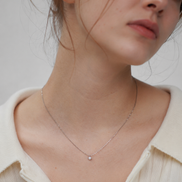 Éclat Tiny Pendant Necklace