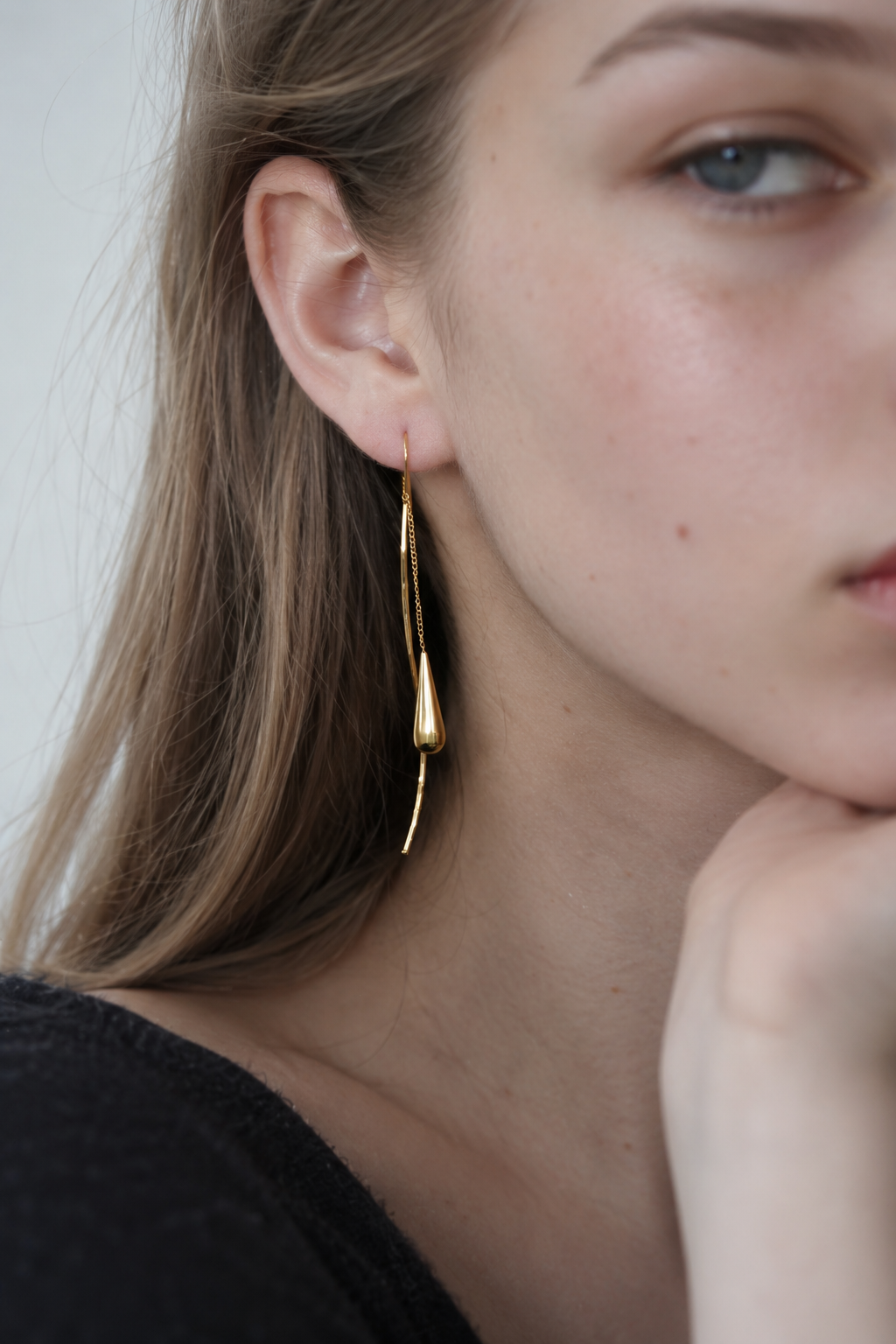 Linear Drip Charm Pierce