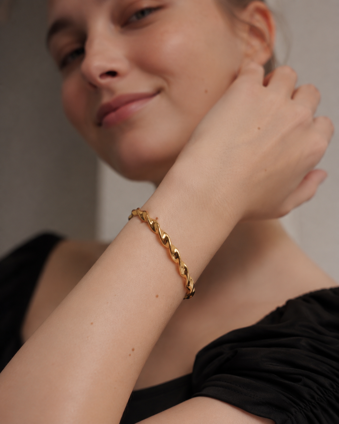 Twist Pulse Bangle