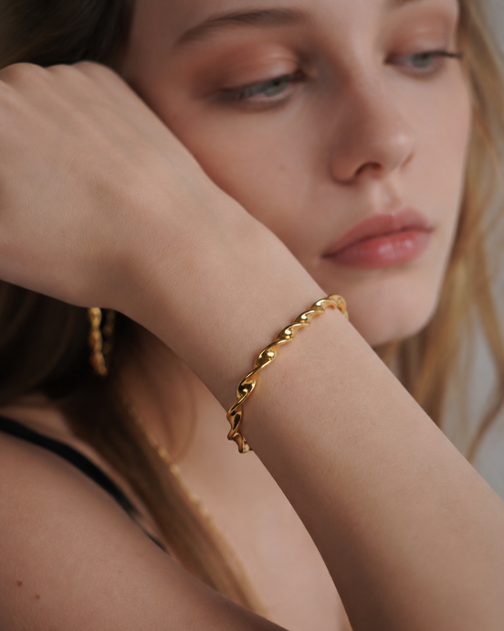 Twist Pulse Bangle