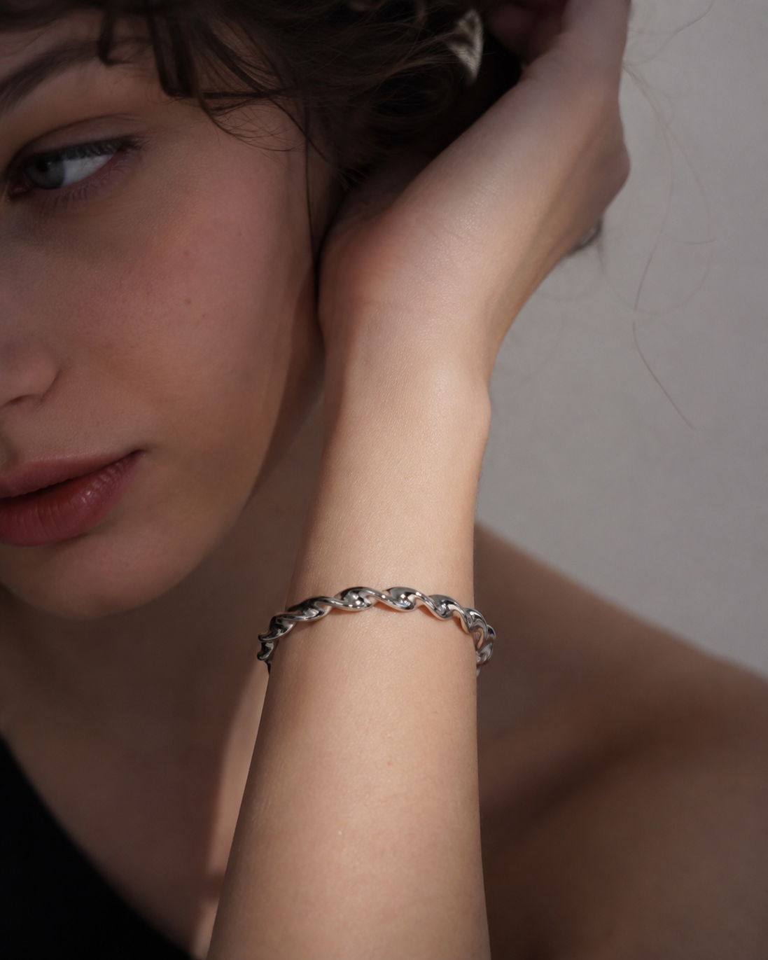 Twist Pulse Bangle
