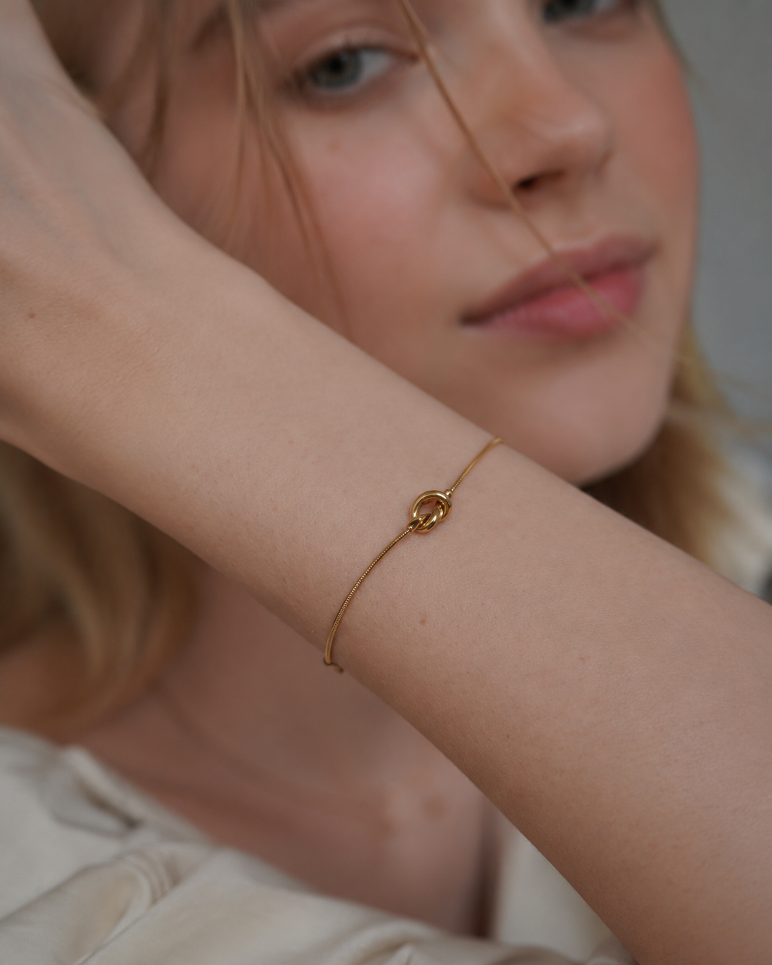 Knot Symbol Bracelet