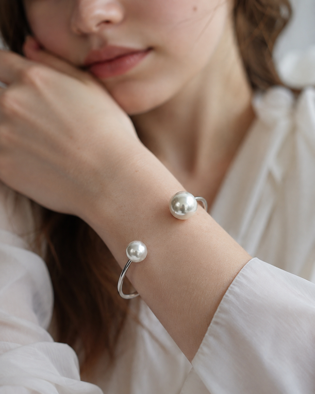 Pearl Orbit Bangle