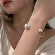 Pearl Orbit Bangle