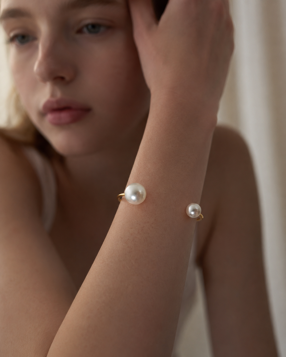 Pearl Orbit Bangle