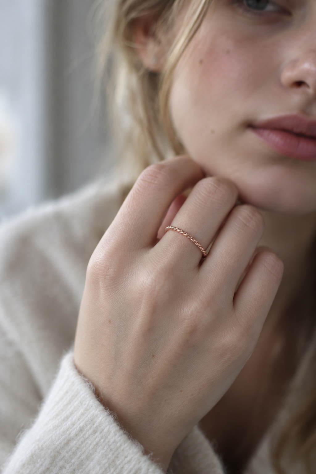 Fil Roug Twist Ring