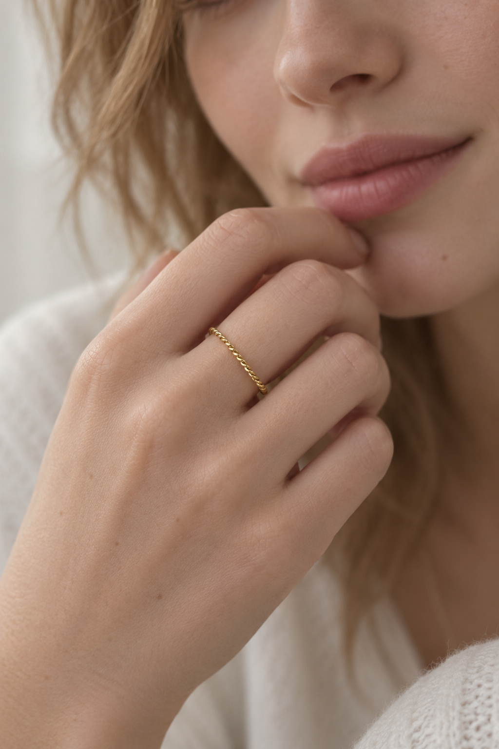 Fil Roug Twist Ring