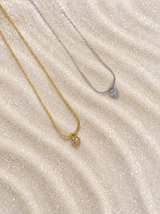 Éclat Tiny Pendant Necklace