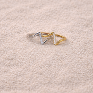 Vivid Curve Ring