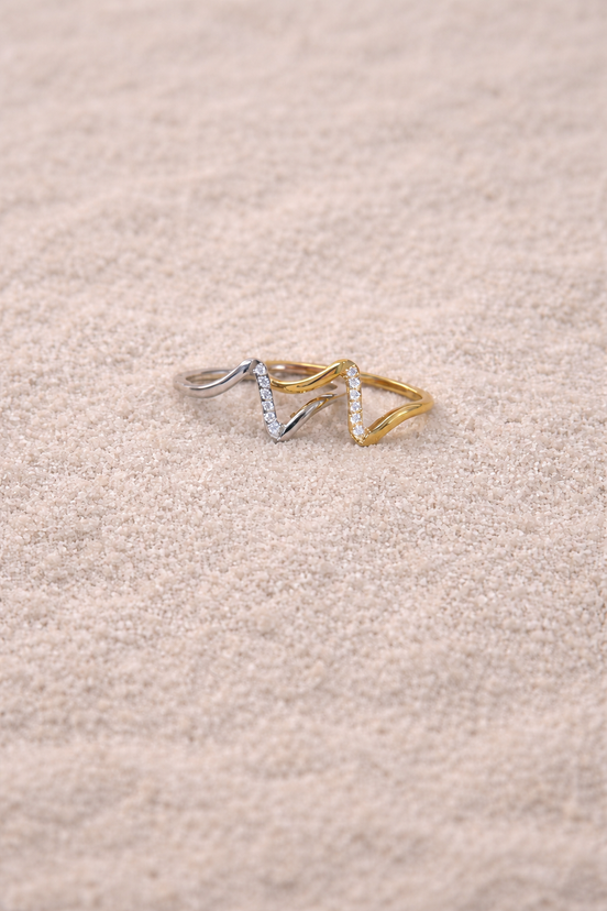 Vivid Curve Ring