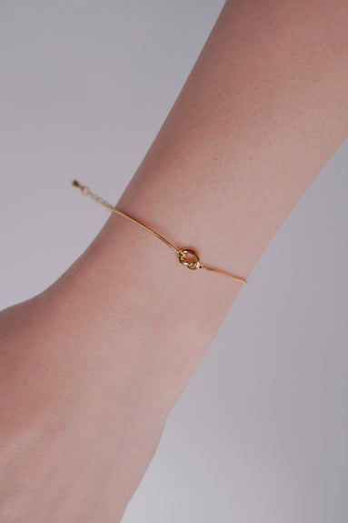 Knot Symbol Bracelet