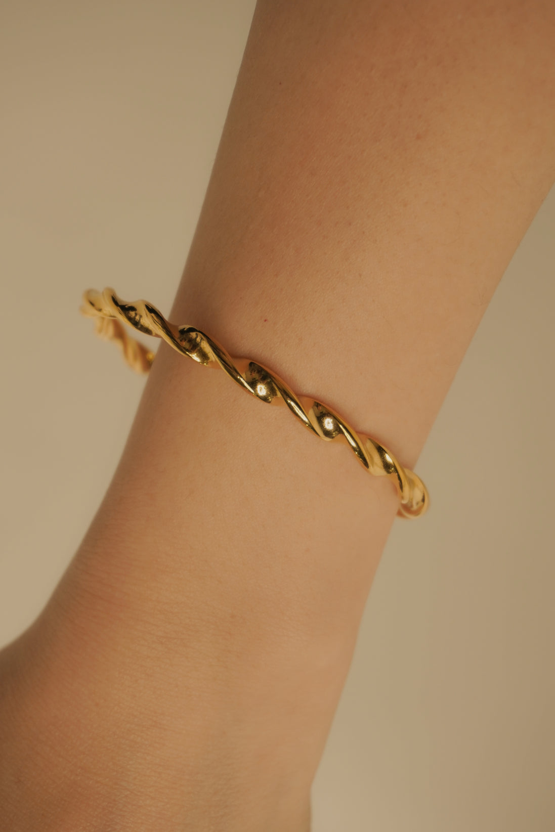 Twist Pulse Bangle