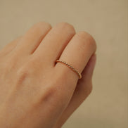 Fil Roug Twist Ring