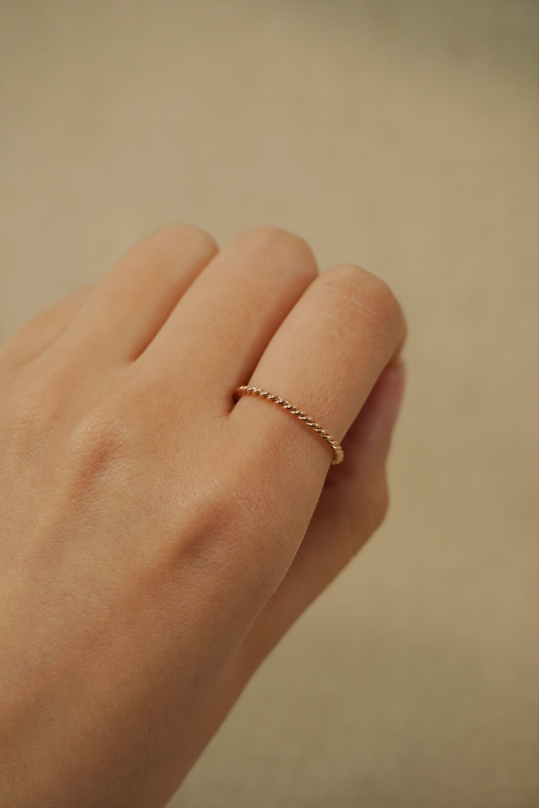 Fil Roug Twist Ring