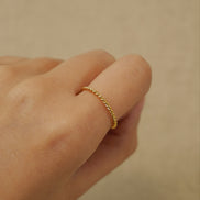 Fil Roug Twist Ring