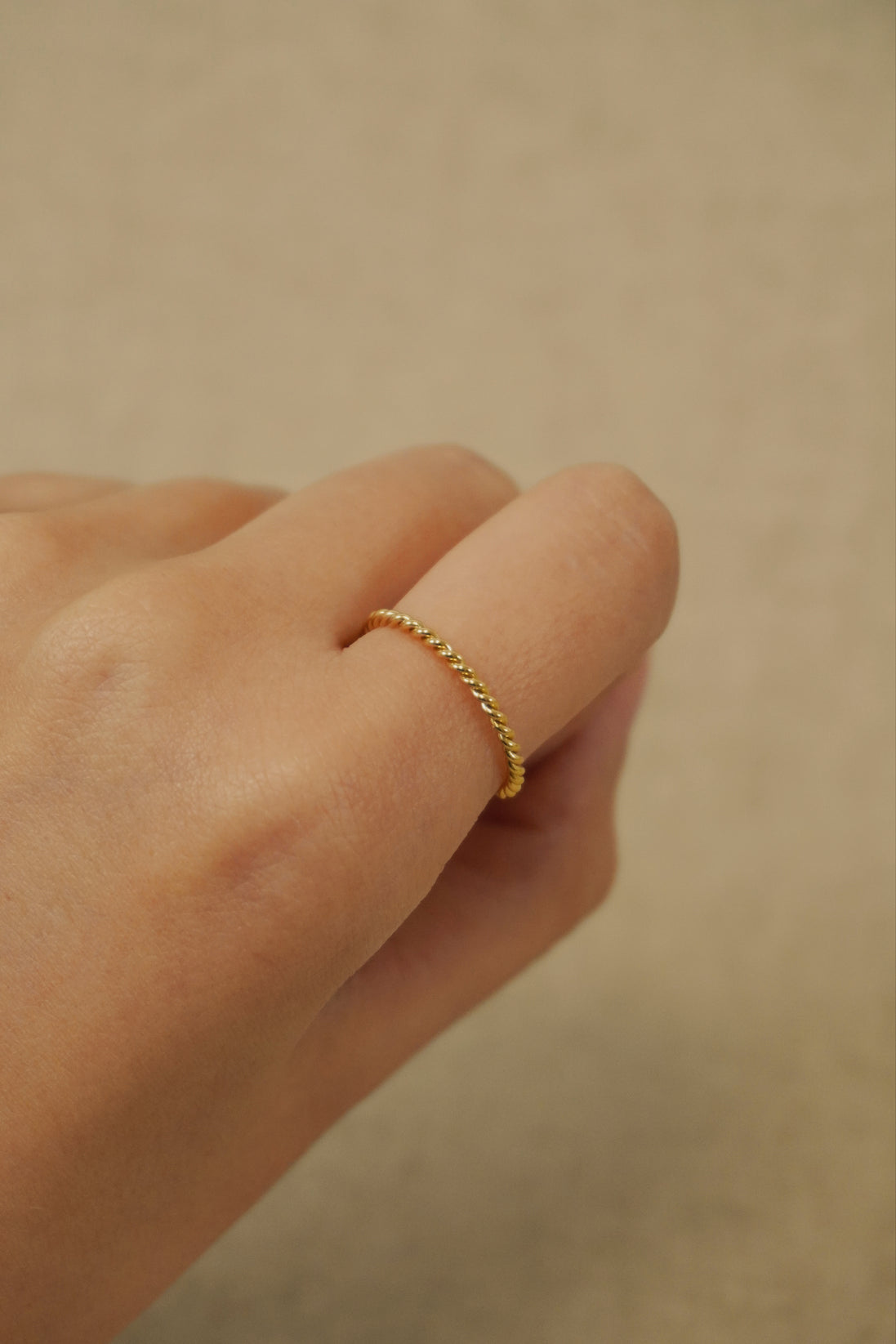 Fil Roug Twist Ring