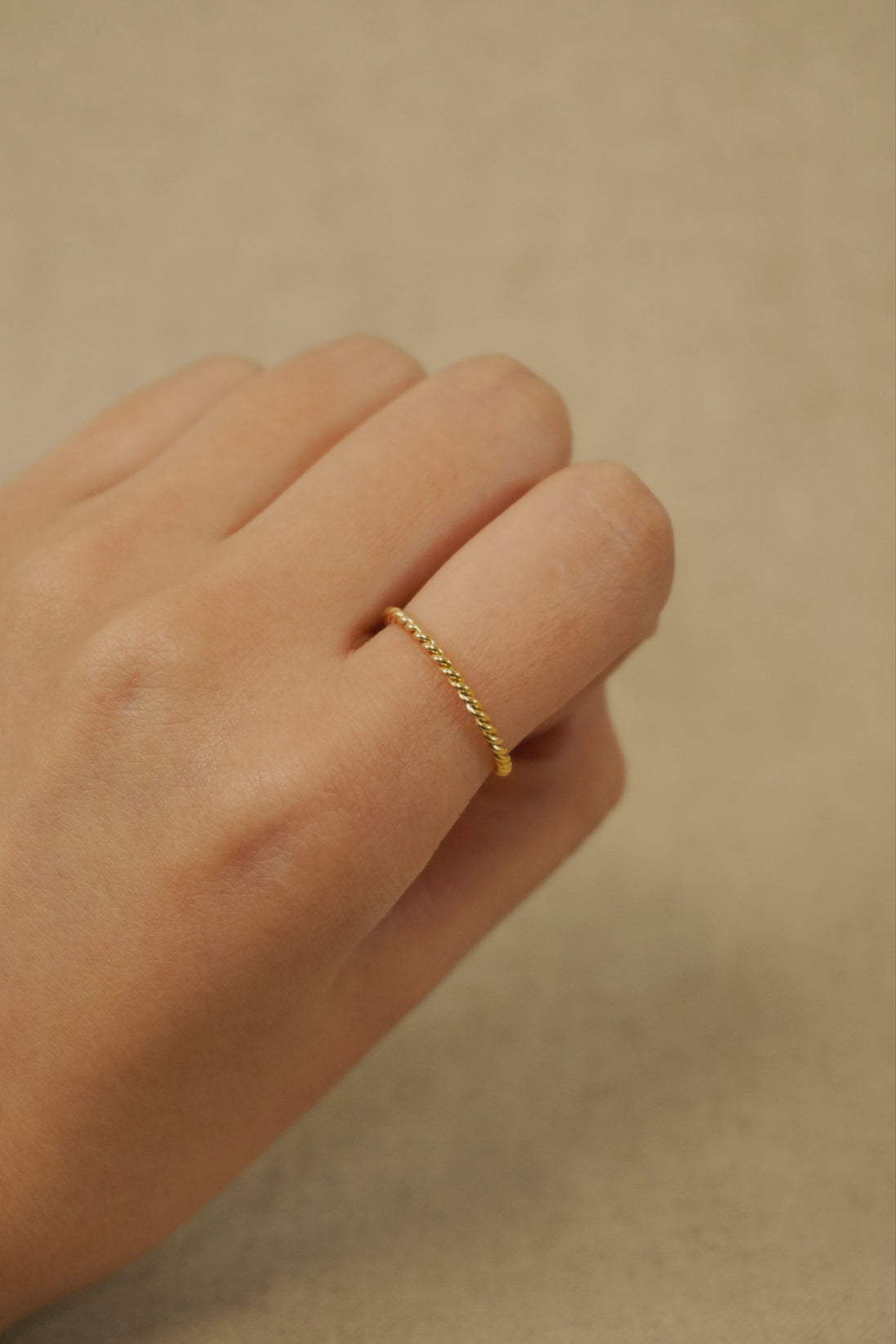 Fil Roug Twist Ring