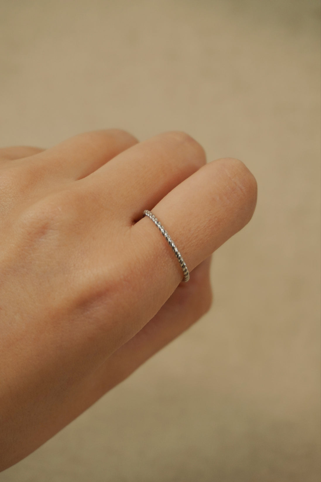 Fil Roug Twist Ring
