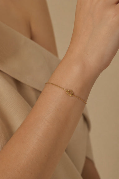 Knot Symbol Bracelet
