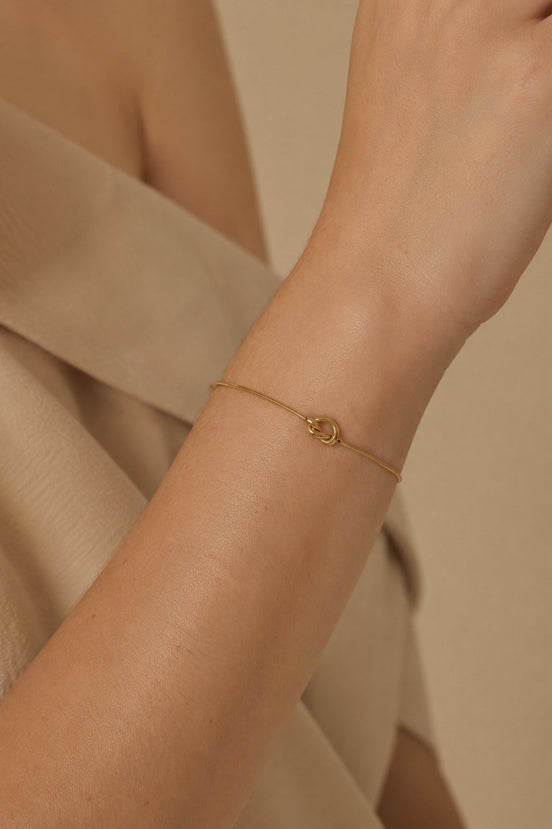 Knot Symbol Bracelet
