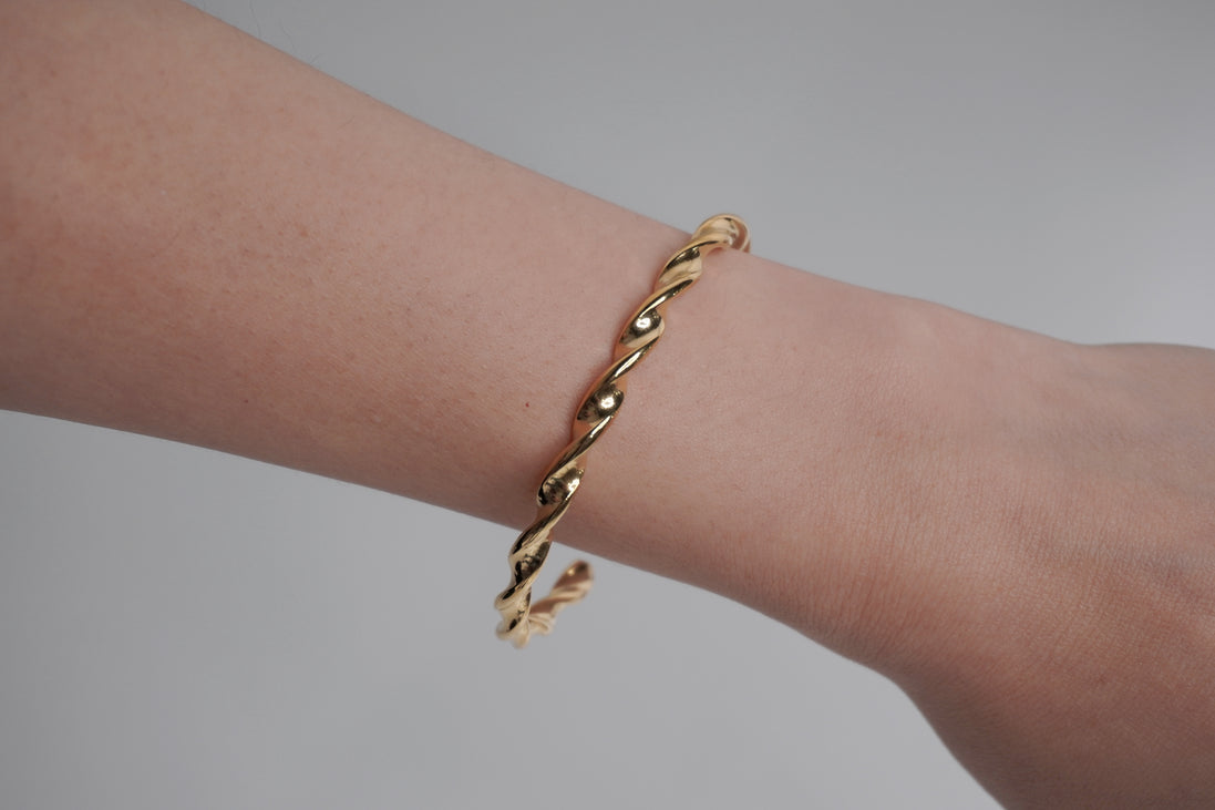 Twist Pulse Bangle