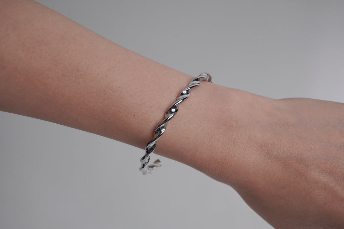 Twist Pulse Bangle