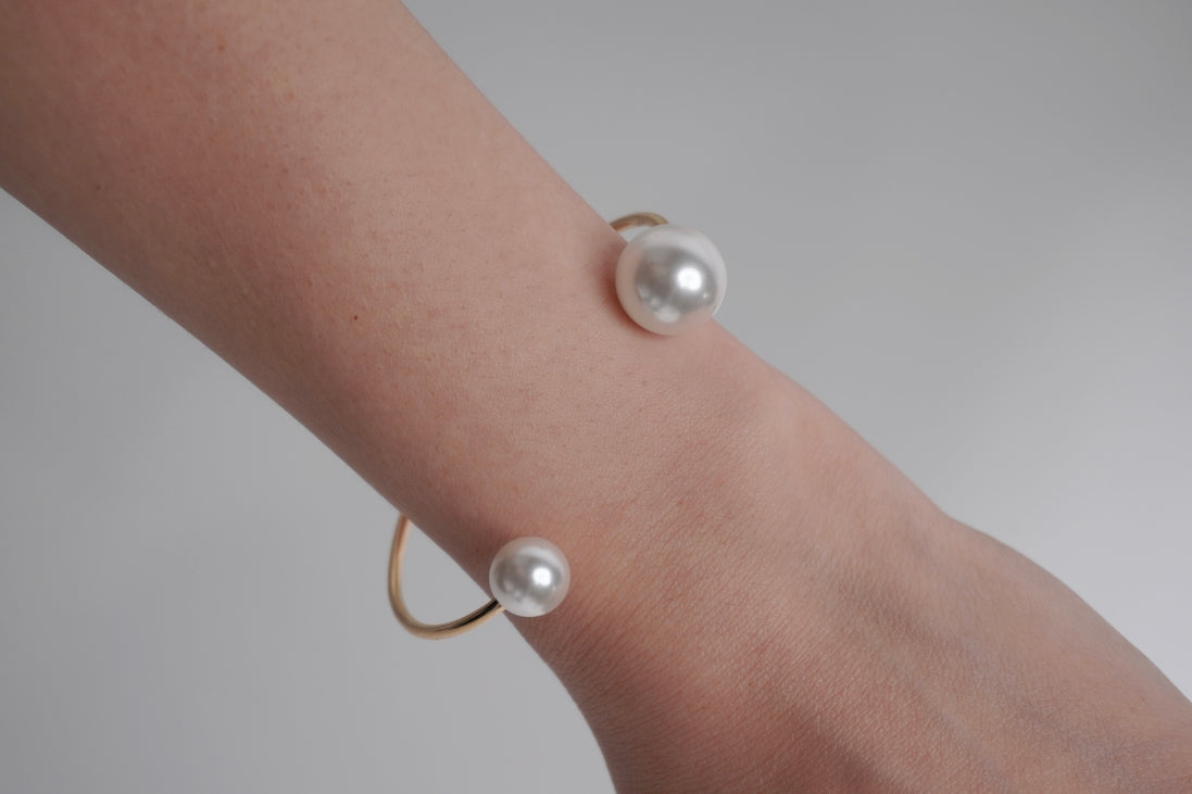 Pearl Orbit Bangle