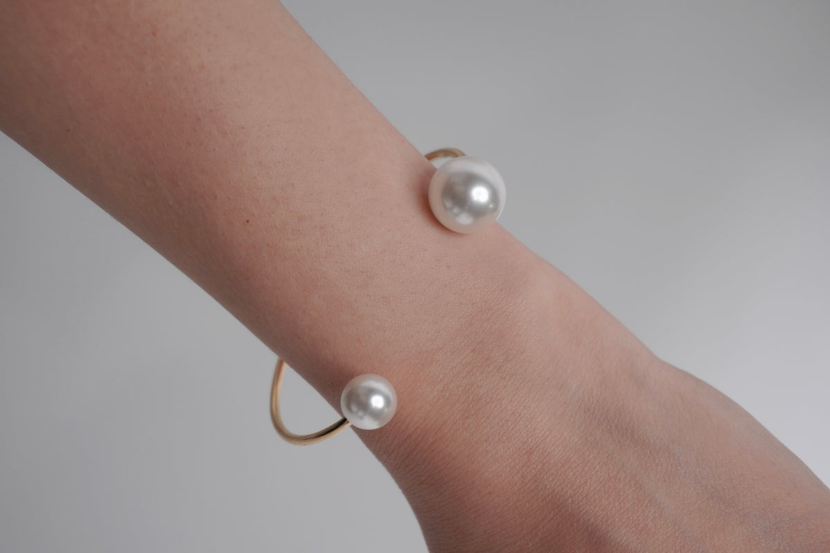 Pearl Orbit Bangle