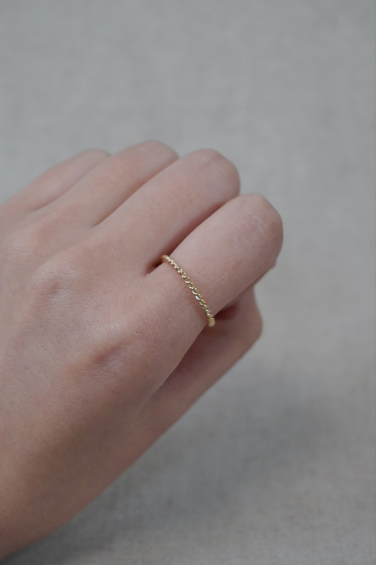 Fil Roug Twist Ring