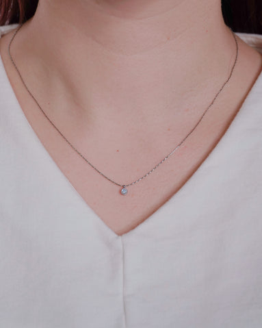 Éclat Tiny Pendant Necklace