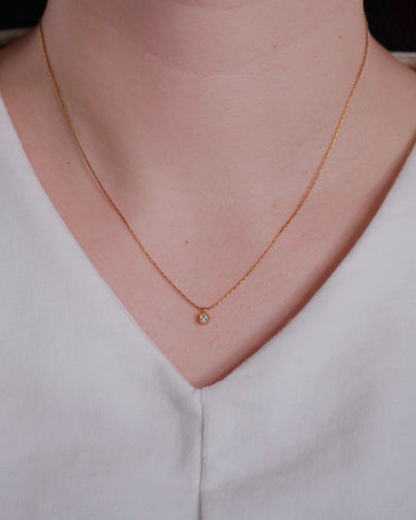 Éclat Tiny Pendant Necklace