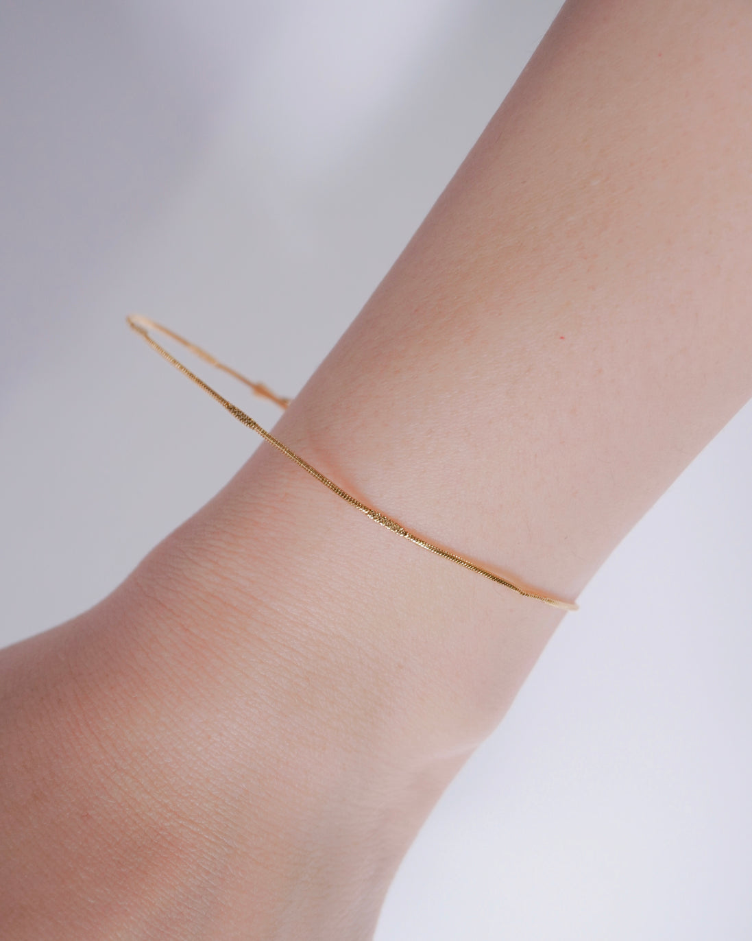 Petite Magic Line Bracelet