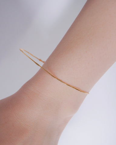 Petite Magic Line Bracelet