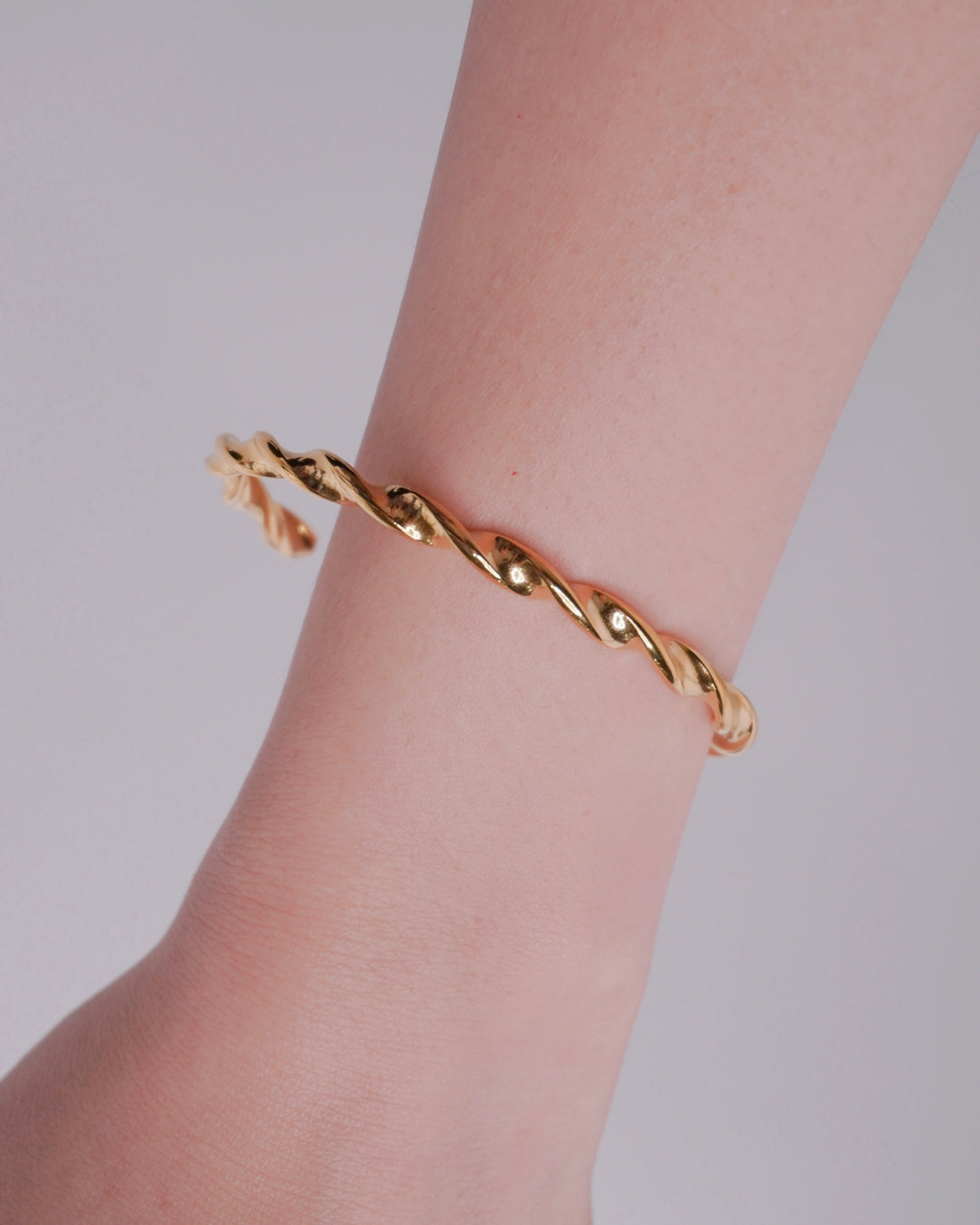 Twist Pulse Bangle